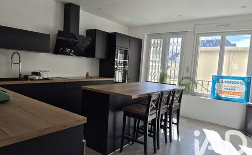 Apartment in Le Port, Caen, France 1