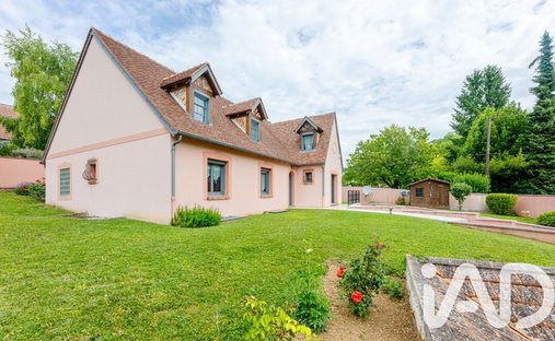 House in Juziers, Ile-de-France, France 1
