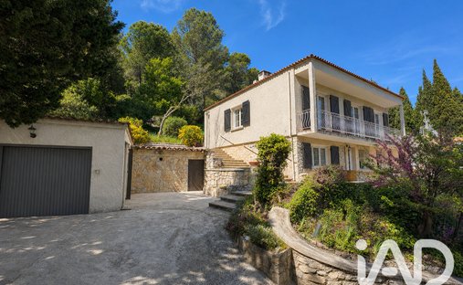 House in Carnoux-en-Provence, Provence-Alpes-Côte d'Azur, France 1