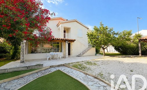 House in Avenue de Marseille-Liourat, Vitrolles, France 1