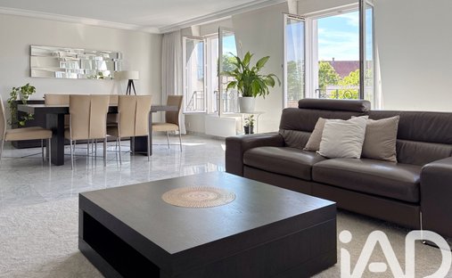 Apartment in Thiers, Le Raincy, France 1