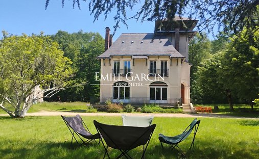 Villa en Saint-Sauveur-en-Puisaye, Borgoña-Franco Condado, Francia 1