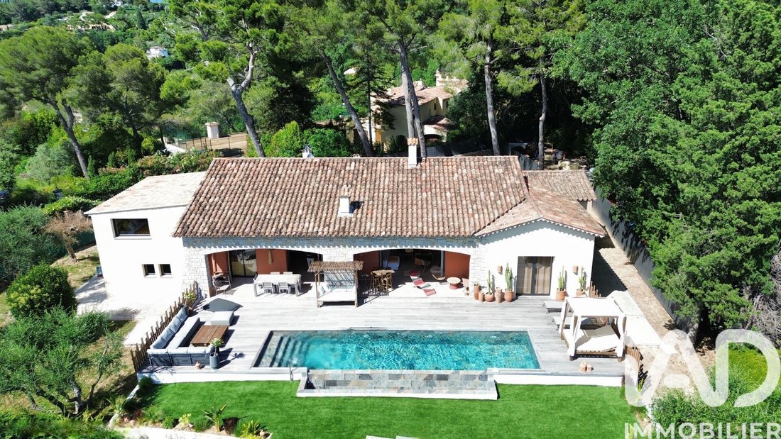 House in Mougins, Provence-Alpes-Côte d'Azur, France 3 - 18221726