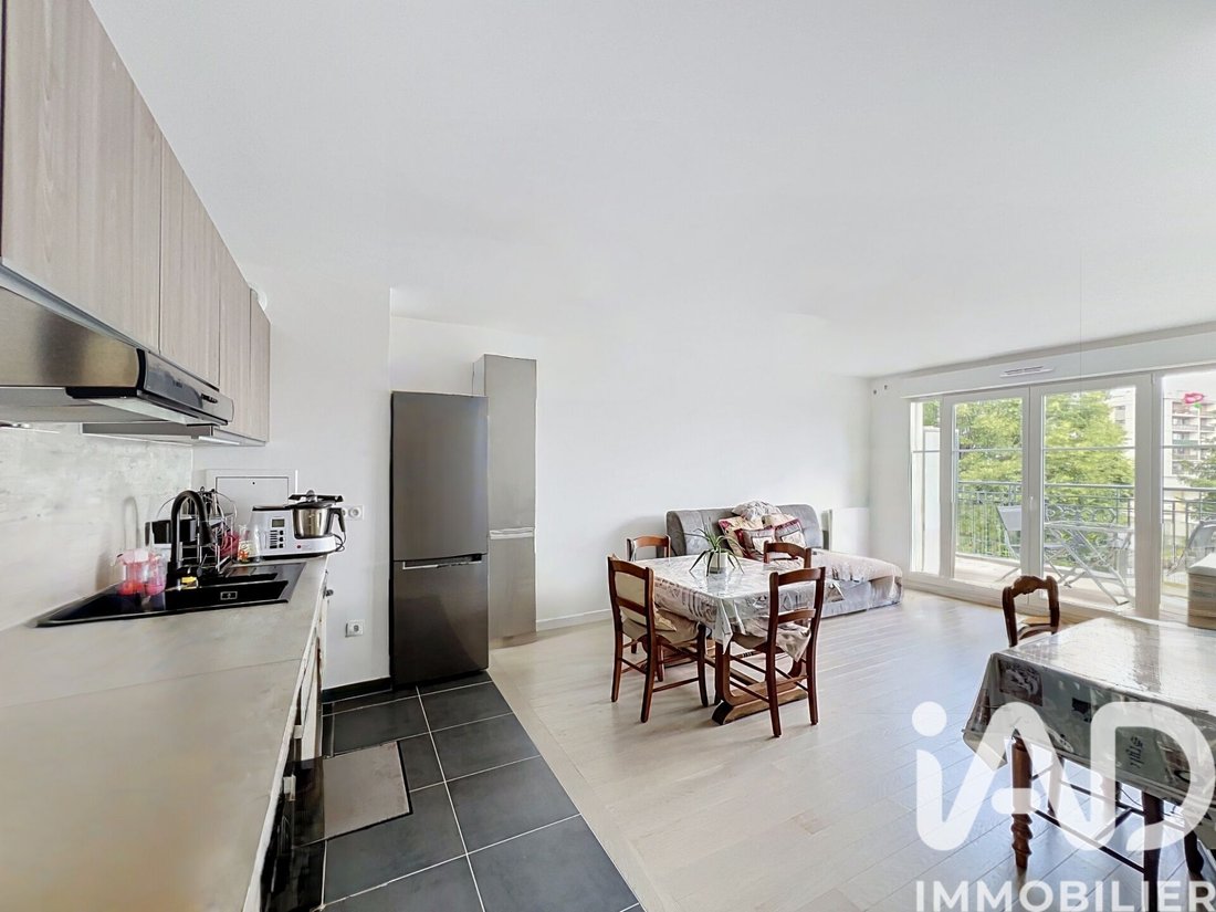 Apartment in Jean Jaures, Le Plessis-Robinson, France 1 - 18222688
