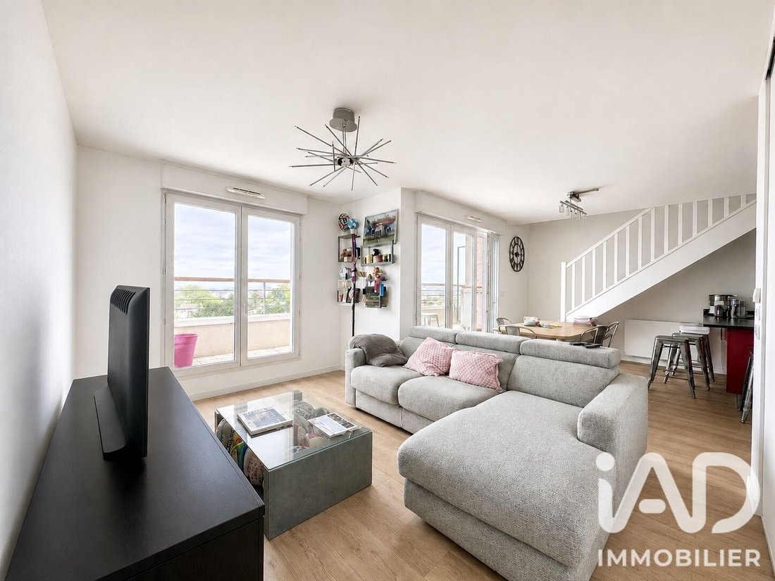 Apartment in Plateau Nord, Suresnes, France 1 - 18223599