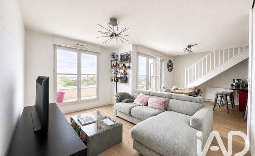 Apartment in Plateau Nord, Suresnes, France 1