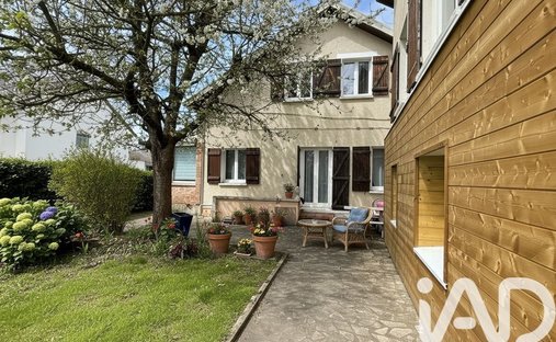 Casa en Ferdinand Buisson, Santa Genoveva de los Bosques, Francia 1