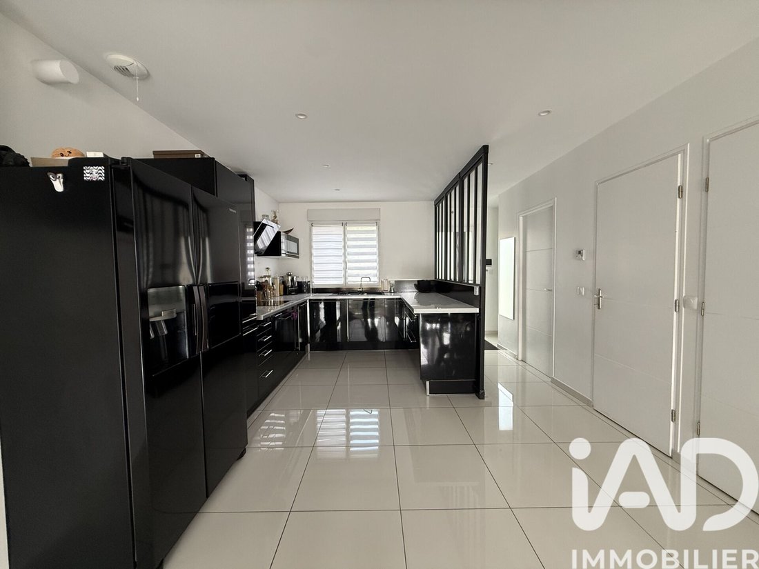 House in Champigny-sur-Marne, Ile-de-France, France 2 - 18221704