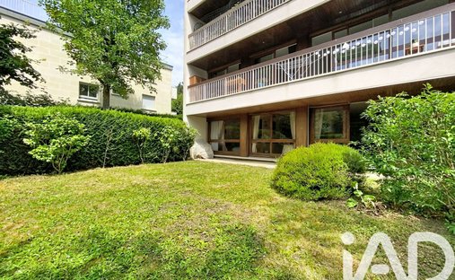 Apartment in Saint-Cloud, Ile-de-France, France 1