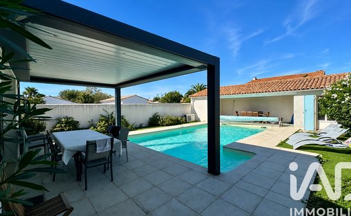 House in Sainte-Marie-de-Ré, Nouvelle-Aquitaine, France 1