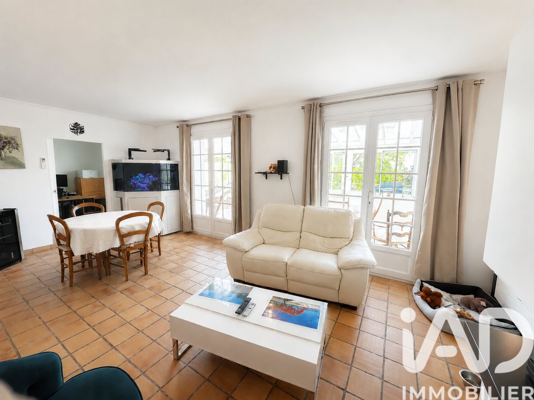 House in Les Deux Vallées, Brunoy, France 1 - 18221617