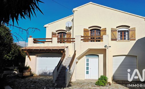 House in Ouest et Sud, Borgo, France 1
