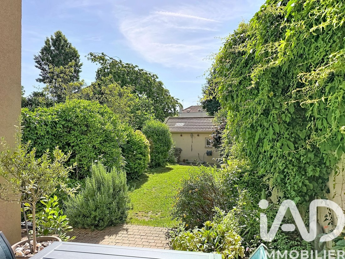 House in Fontenay-sous-Bois, Ile-de-France, France 3 - 18221713