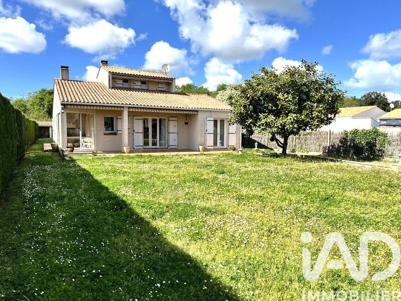 House in Dolus-d'Oleron, Nouvelle-Aquitaine, France 1 - 18221770