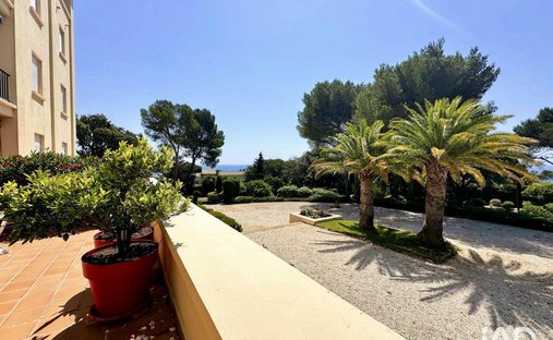 Apartment in Les Plaines-Les Tasses, Saint-Raphaël, France 1