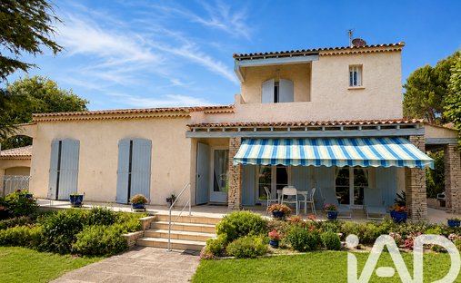 Maison à Avenue de Marseille-Liourat, Vitrolles, France 1