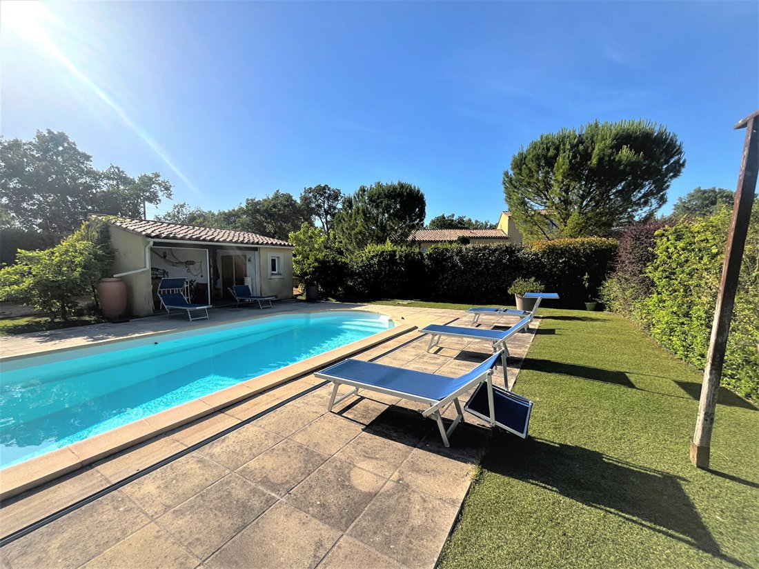 House in Saint-Saturnin-lès-Apt, Provence-Alpes-Côte d'Azur, France 1 - 15714635