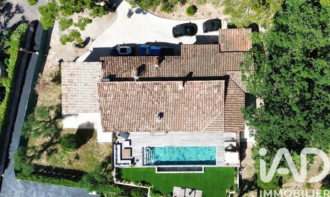House in Mougins, Provence-Alpes-Côte d'Azur, France 2 - 18221726