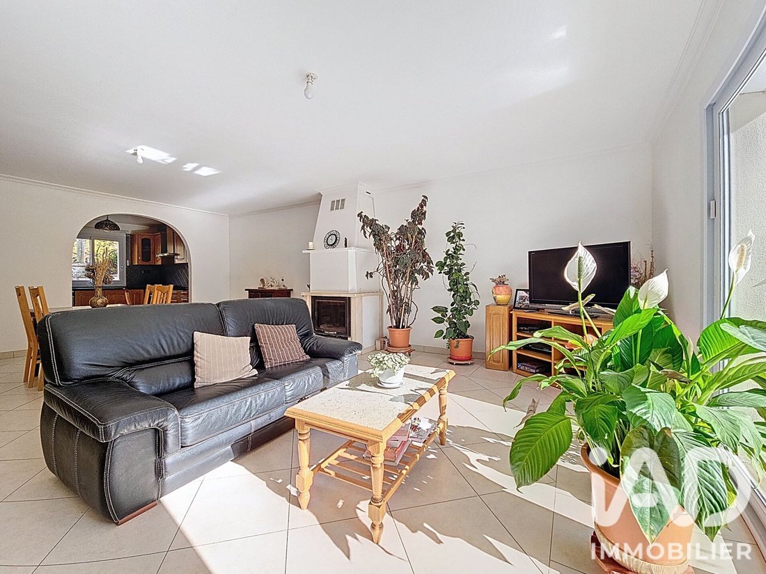 House in Arrondissement of Bobigny, Ile-de-France, France 2 - 17657869
