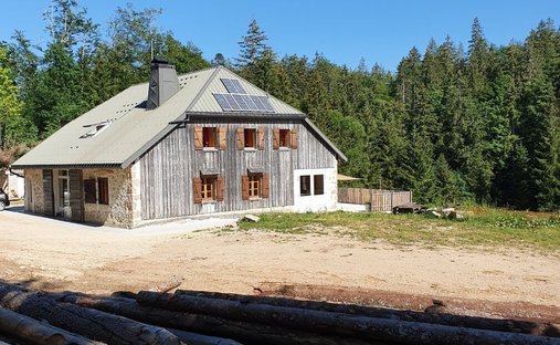Casa a Châtelblanc, Borgogna-Franca Contea, Francia 1