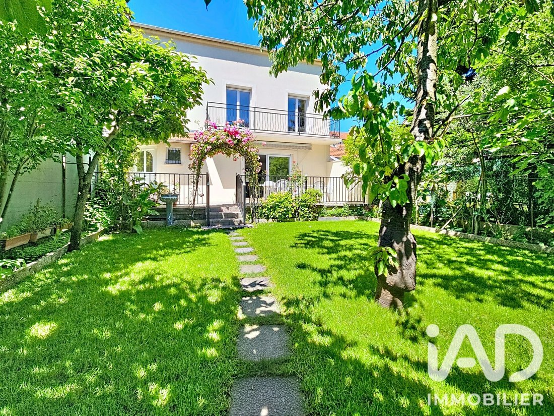House in Arrondissement of Bobigny, Ile-de-France, France 1 - 17657869