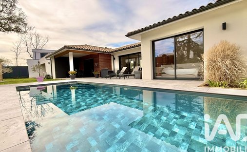 House in Bouliac, Nouvelle-Aquitaine, France 1