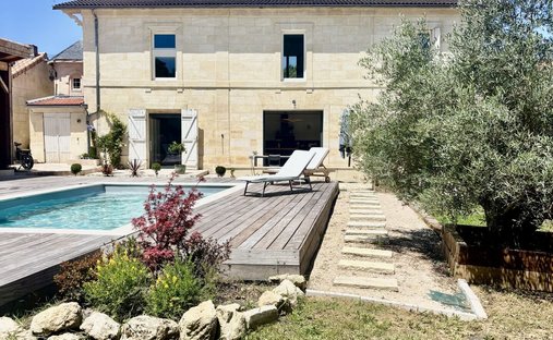 House in Floirac, Nouvelle-Aquitaine, France 1