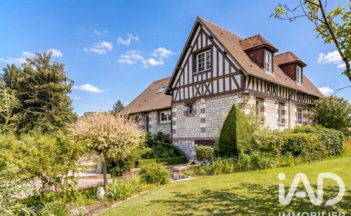 House in Saint-Martin-de-Boscherville, Normandy, France 1
