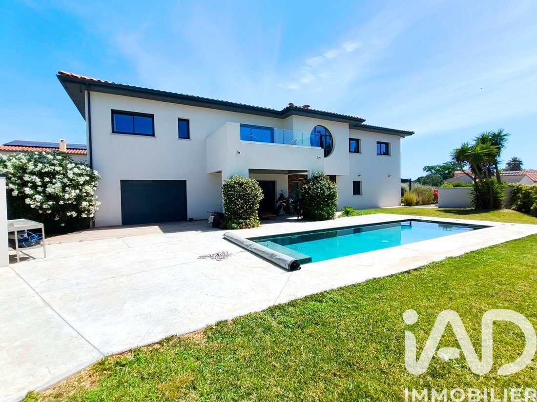 House in Sainte-Marie-la-Mer, Occitania, France 1 - 18097163