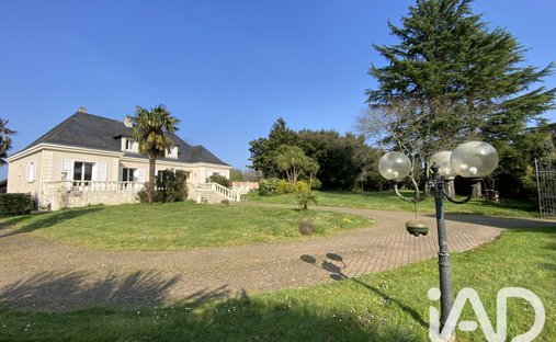 House in Mauves-sur-Loire, Pays de la Loire, France 1