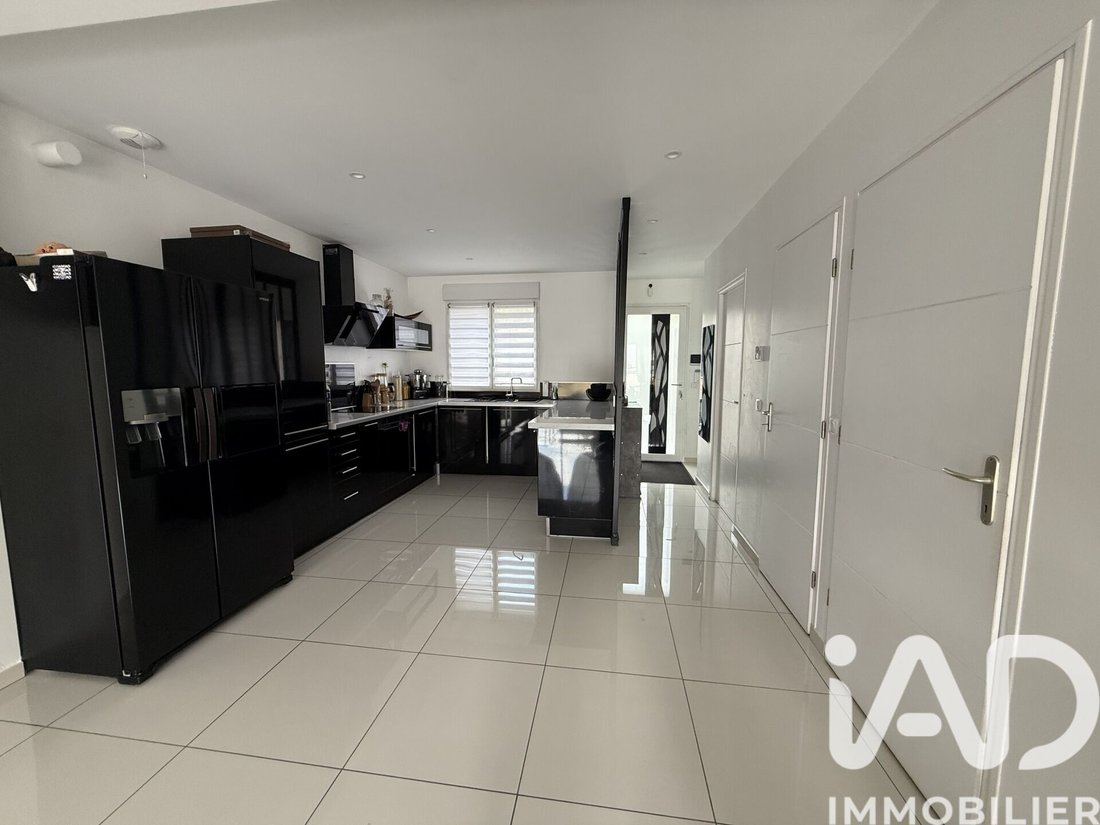 House in Champigny-sur-Marne, Ile-de-France, France 3 - 18221704