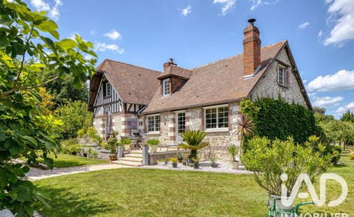 House in Saint-Martin-de-Boscherville, Normandy, France 1