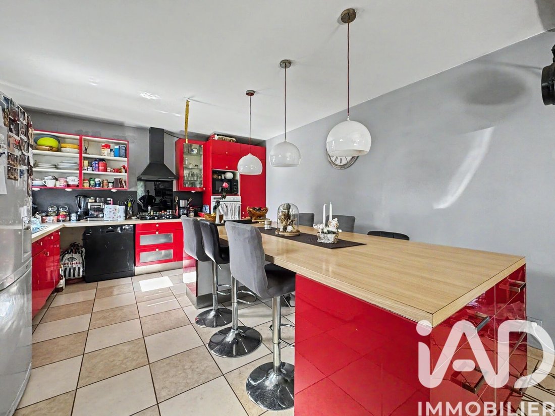 House in Le Mesnil-Saint-Denis, Ile-de-France, France 5 - 18222971