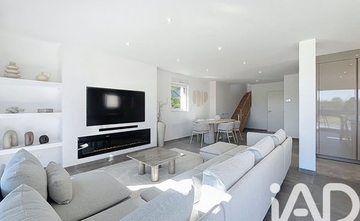 House in Sud, Talange, France 1