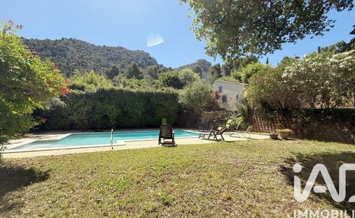 House in Robion, Provence-Alpes-Côte d'Azur, France 1
