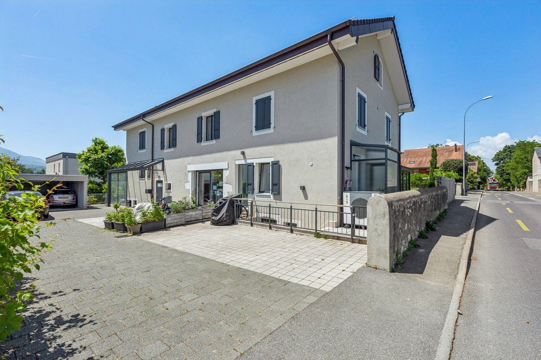 Veyrier, Genève, Switzerland 3 - 18125692