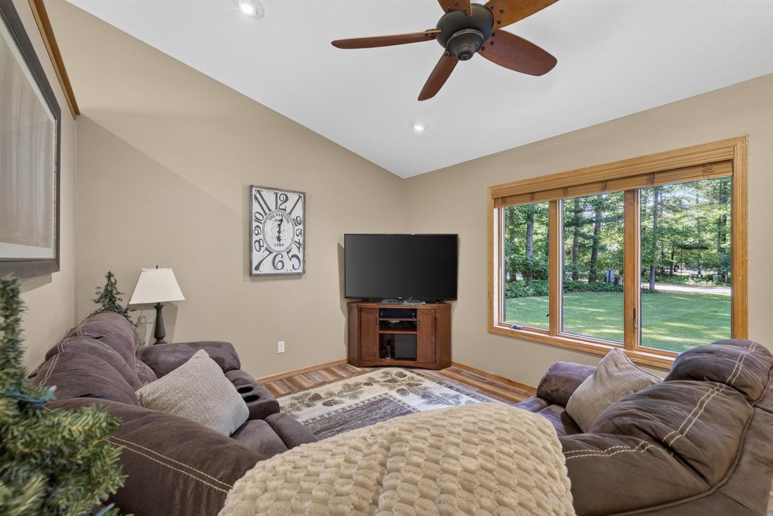 Nisswa, Minnesota, United States 4 - 18221540