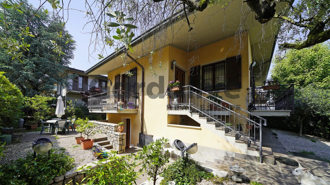 Villa in Desenzano Centro, Desenzano del Garda, Lombardy 3 - 18221310