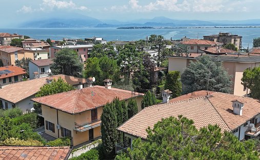 Villa in Desenzano Centro, Desenzano del Garda, Lombardy 1
