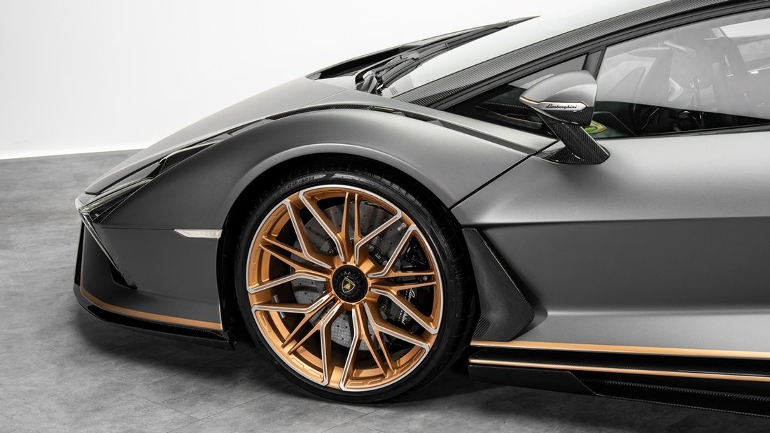 Coupe in Dubai, United Arab Emirates 4 - 18221536