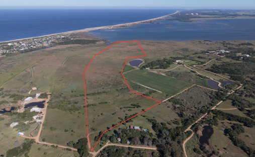 Land in Chacras de Medellin Sur Lac, Maldonado Department, Uruguay 1