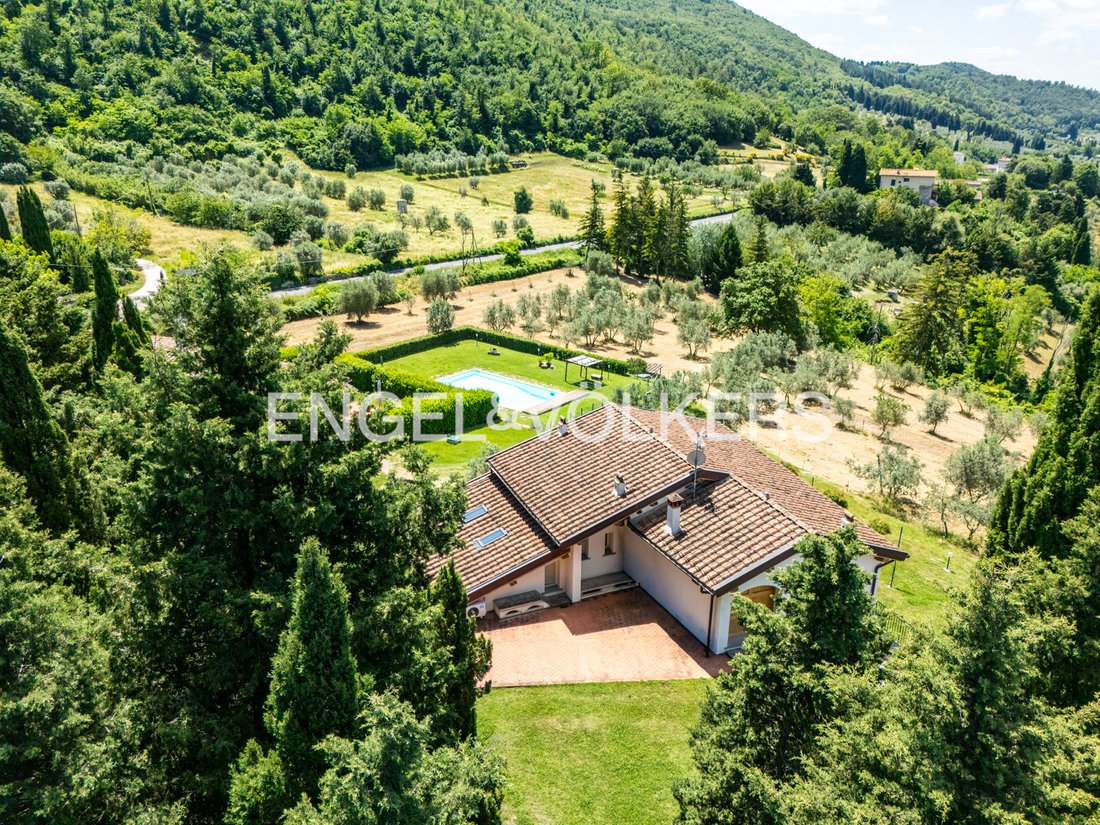 Curated visual reference: Exclusive Designer Home With Sea View Reference: Exclusive Designer Villa In The Hills Of Fiesole In Fiesole