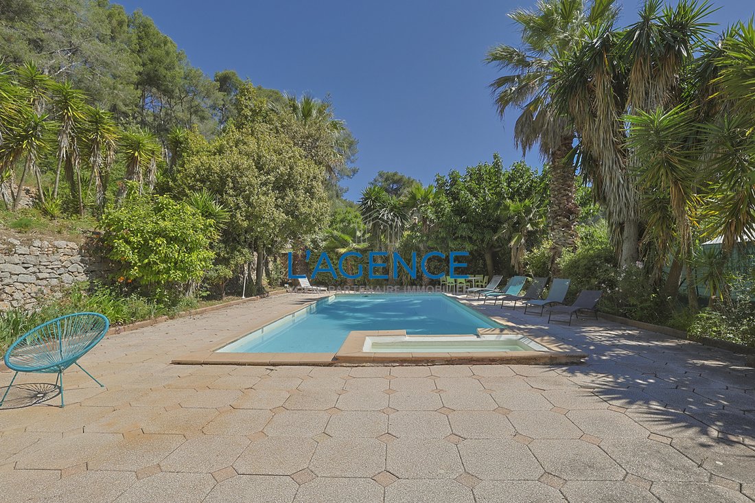 Villa in Centre Ville, Carqueiranne, France 4 - 18222720