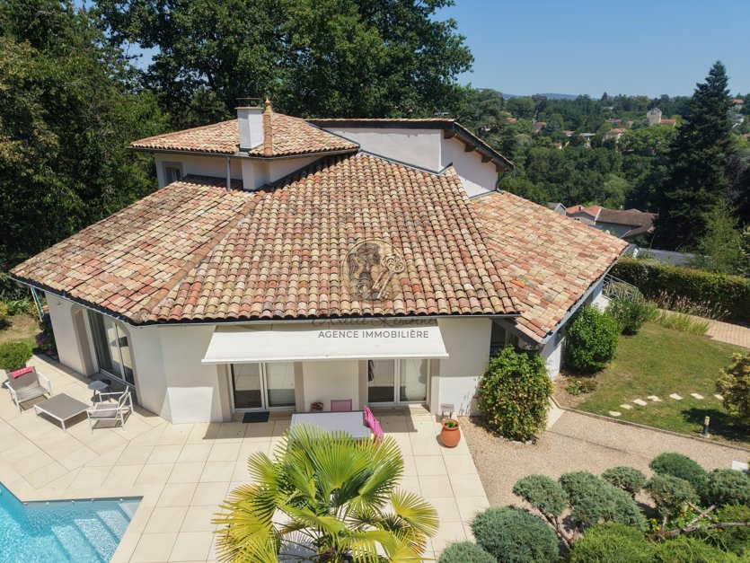 Villa in Charbonnieres-les-Bains, Auvergne-Rhône-Alpes, France 1 - 18222992