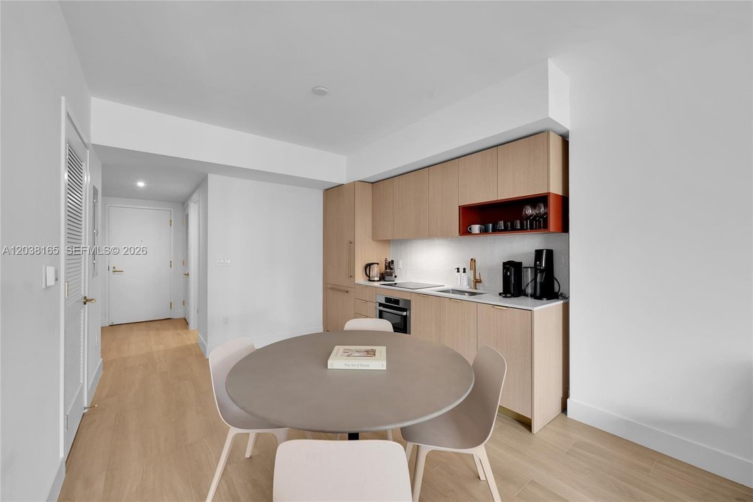 Condo in Miami, Florida, United States 5 - 18223609