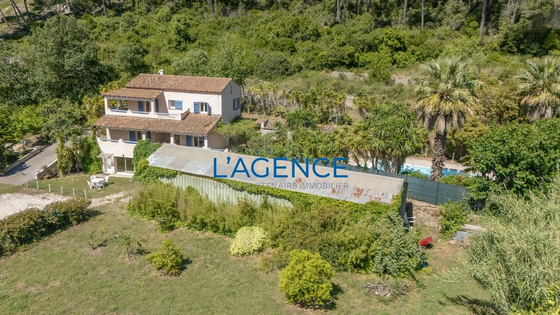 Villa in Centre Ville, Carqueiranne, France 1 - 18222720