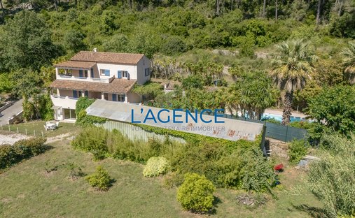 Villa in Centre Ville, Carqueiranne, France 1