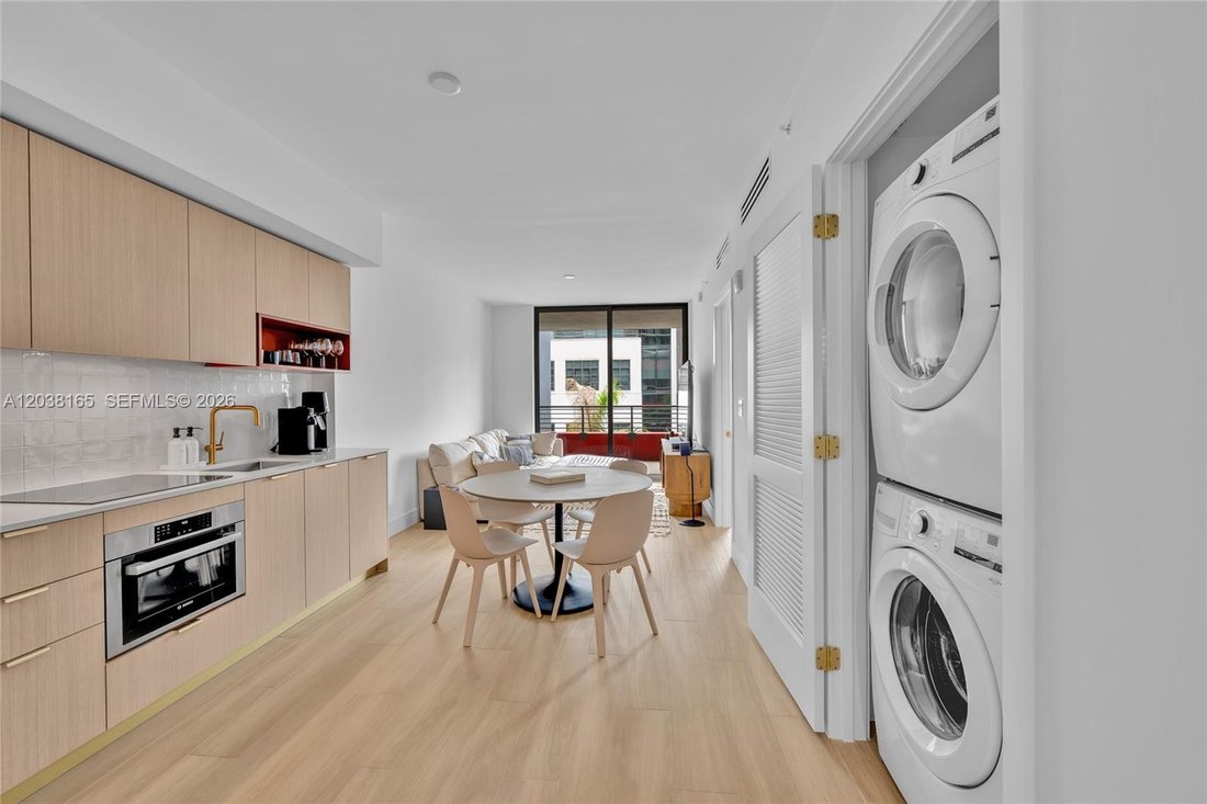 Condo in Miami, Florida, United States 4 - 18223609