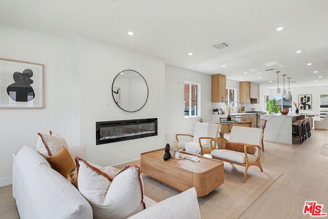 House in Los Angeles, California, United States 3 - 18223631