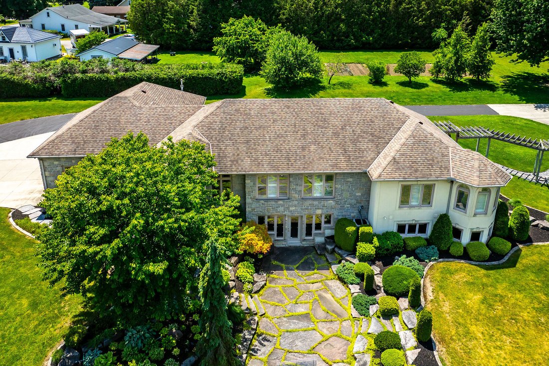 House in Port Dover, Ontario, Canada 2 - 18222045